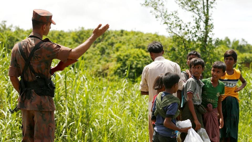 See Photos: After Voilence in Myanmar at least 18,500 Rohingya have crossed into Bangladesh 