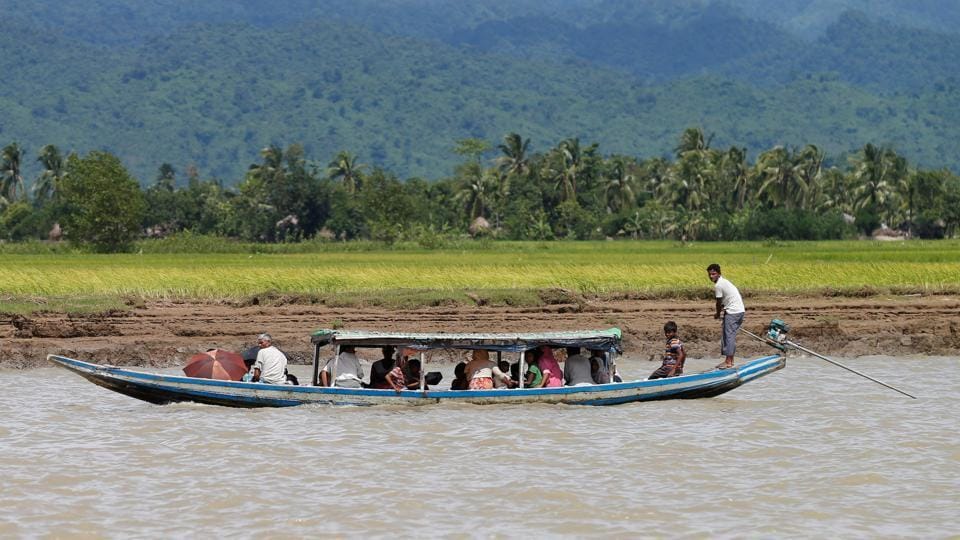 See Photos: After Voilence in Myanmar at least 18,500 Rohingya have crossed into Bangladesh 