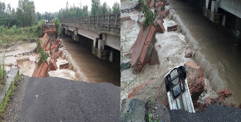 Bridge broken traffic stalled, car into river collapses, many injured