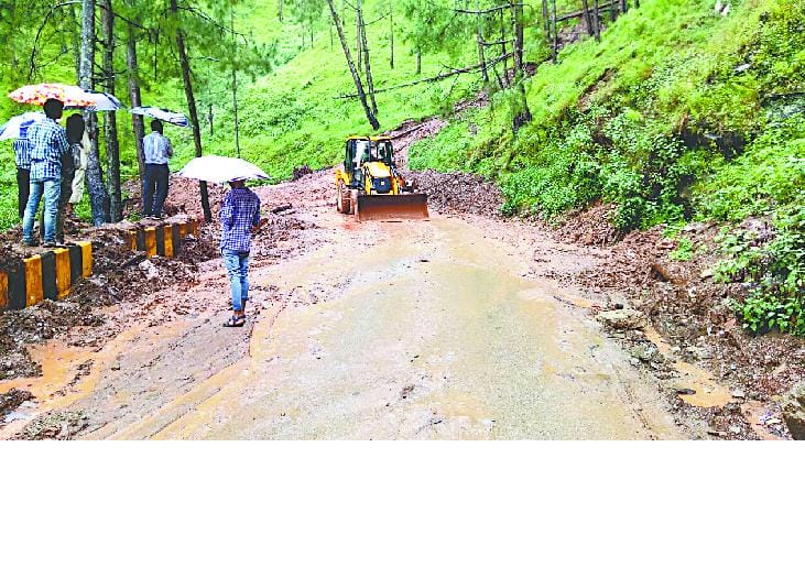 पच्छाद क्षेत्र की अधिकतर सड़कें बदहाल