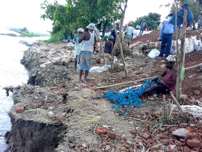 ghaghra river going in outflow in ballia, BST daim in danger 
