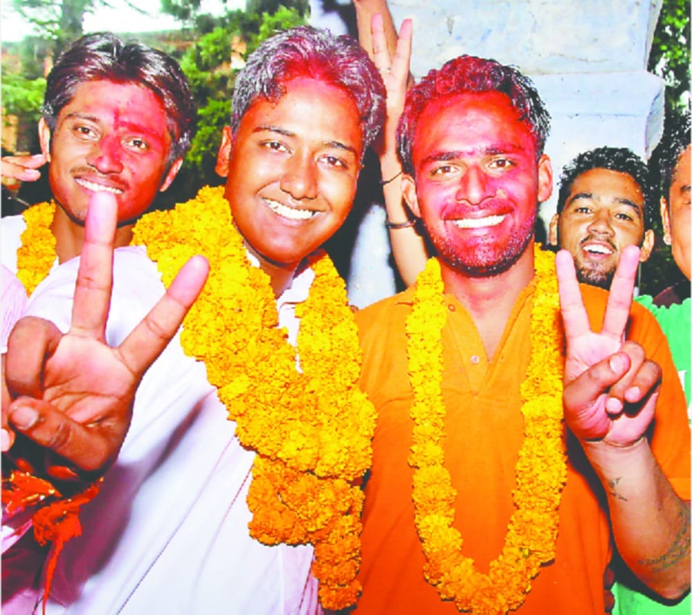photos of abvp victory celebration in dav college