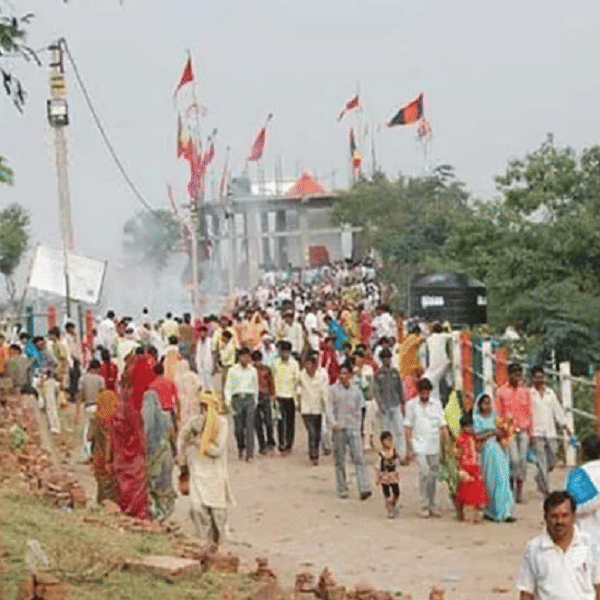 Mata's such temple is offered where handcuffs and ferries