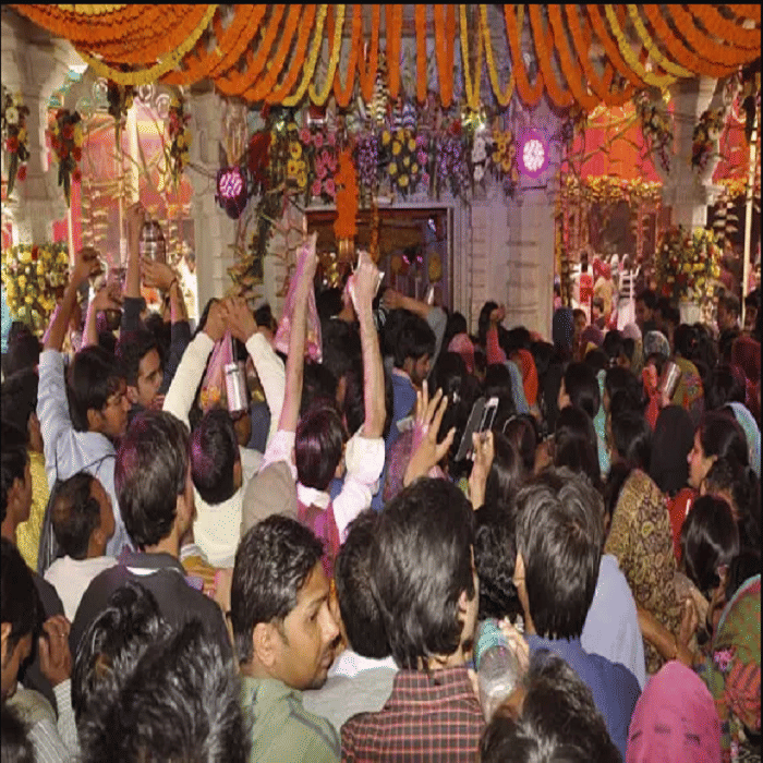 Mata's such temple is offered where handcuffs and ferries
