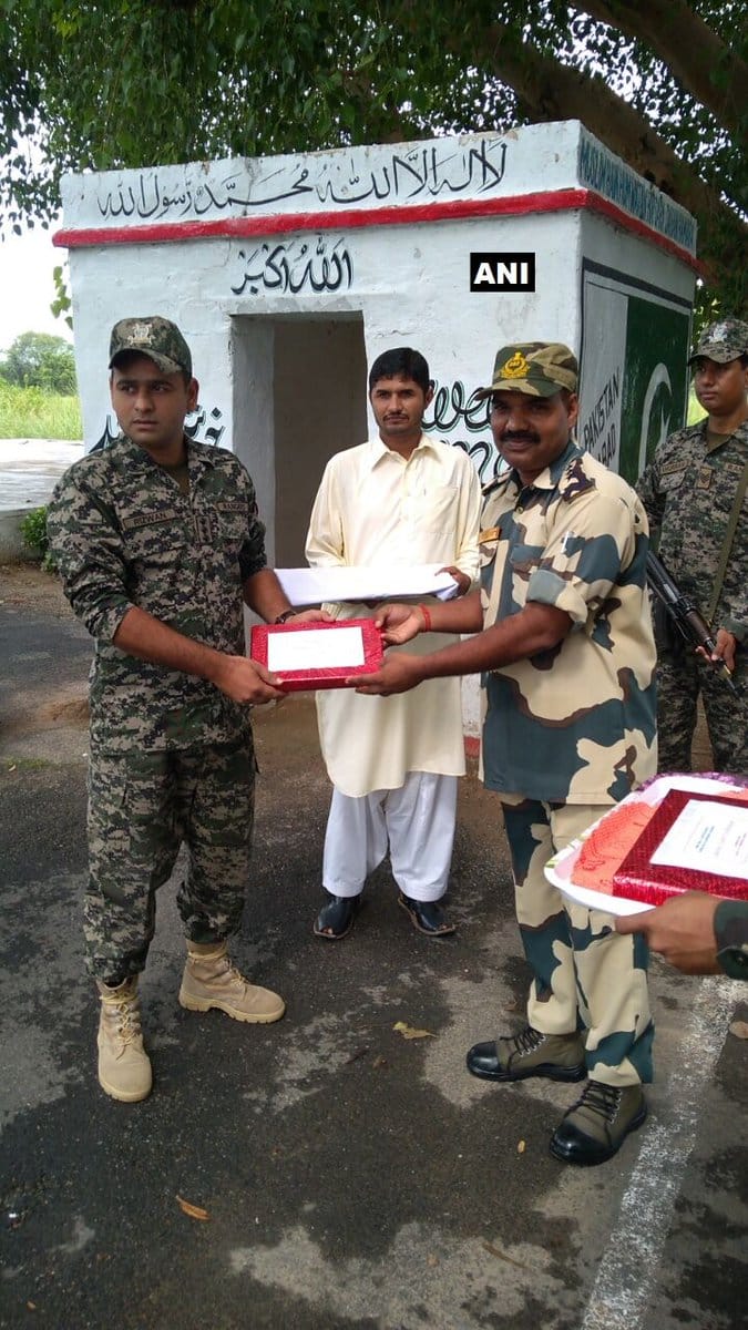 sweets share on eid in indo-pak border