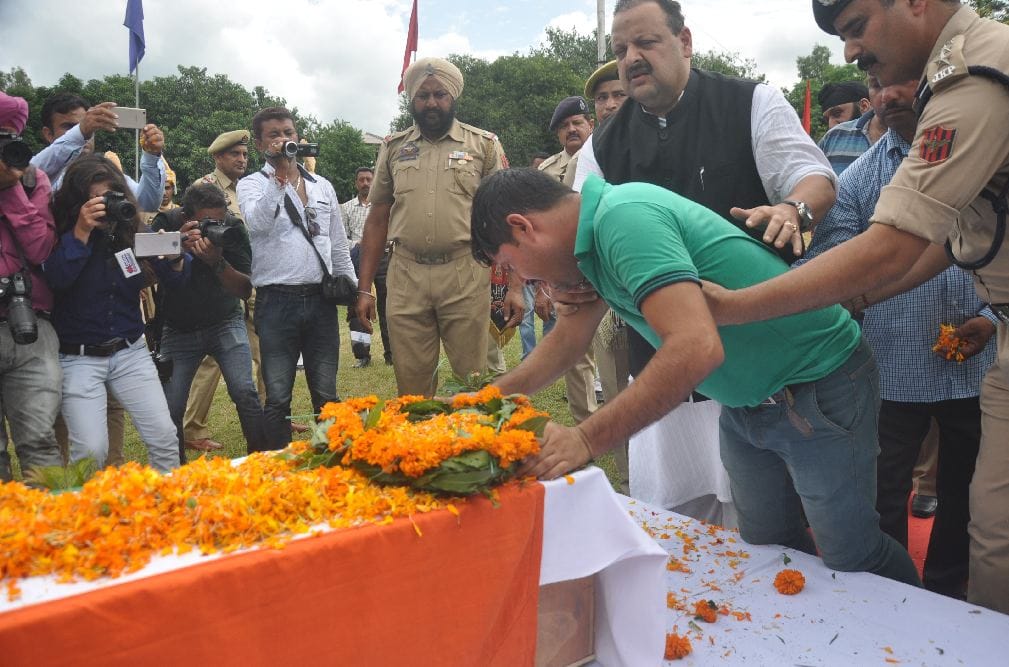 TRibute paid to the troop martyred in panthachowk attack