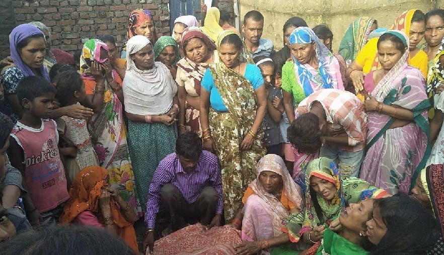 Due to drowning in the maternal uncle-Bhanje river that went to the funeral of grandmother