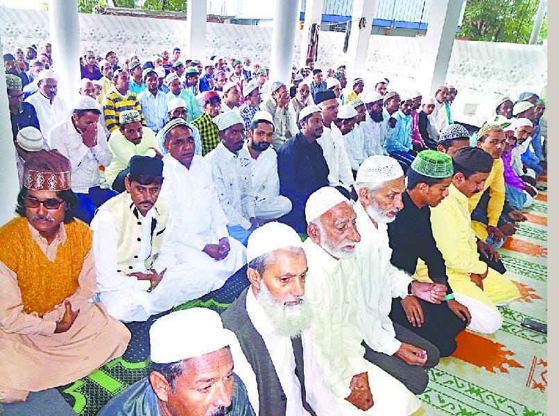 Muslims celebrate eid