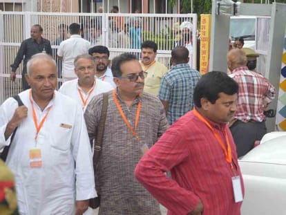 report of mla and mp of bjp given to amit shah in vrindavan