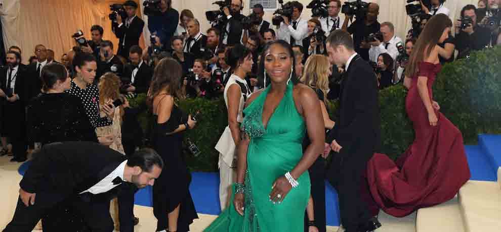 serena williams gives birth to a baby girl