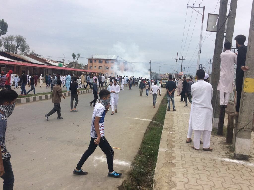 INTERNET BAN IN KASHMIR AFTER VIOLENCE 
