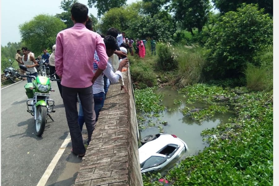 five died in car accident in barabanki