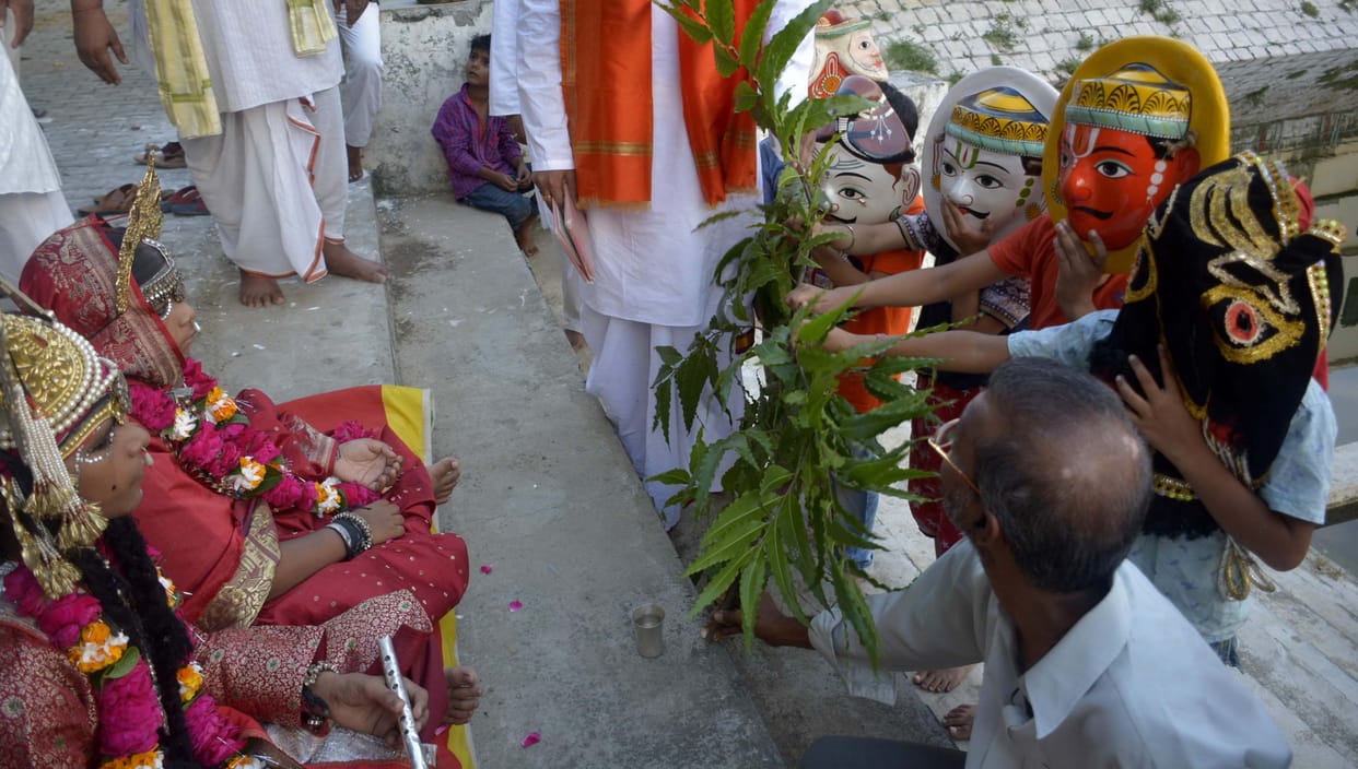 shri chitrakoot samiti manchan start in kashi 