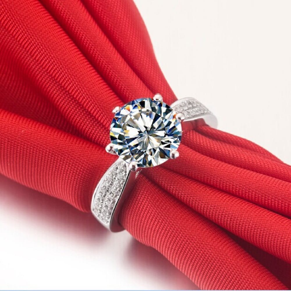 Amazon worker lost her diamond ring while packing parcel this is how she got i back