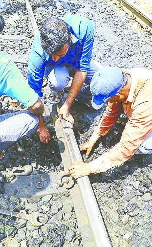 Train run on broken track, collision accident