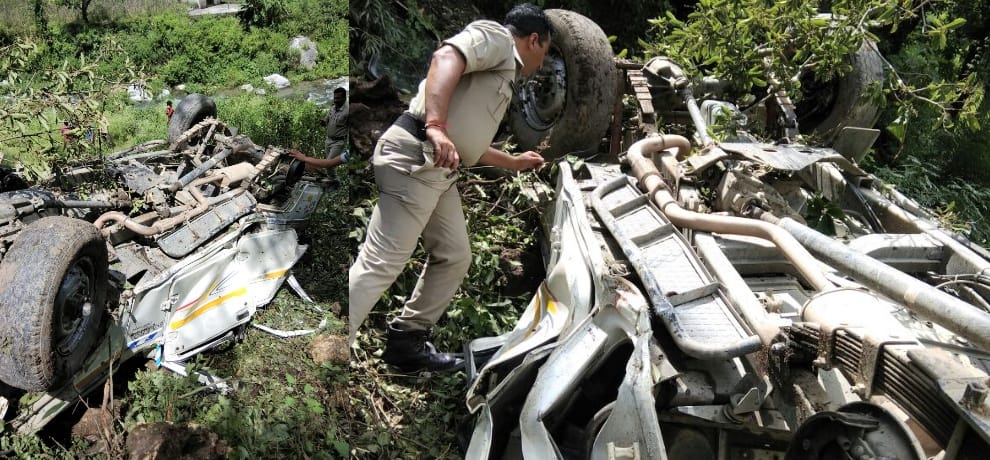 Himachal Sirmour Four Died In Bolero Camper Accident 