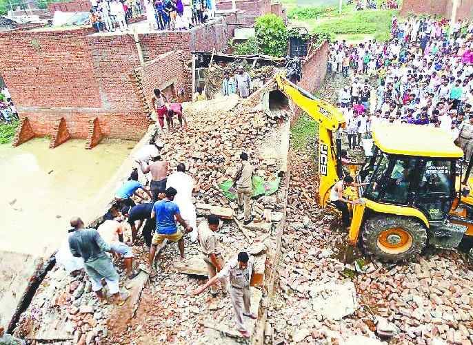 Due to rain, houses collapse, four people drowned