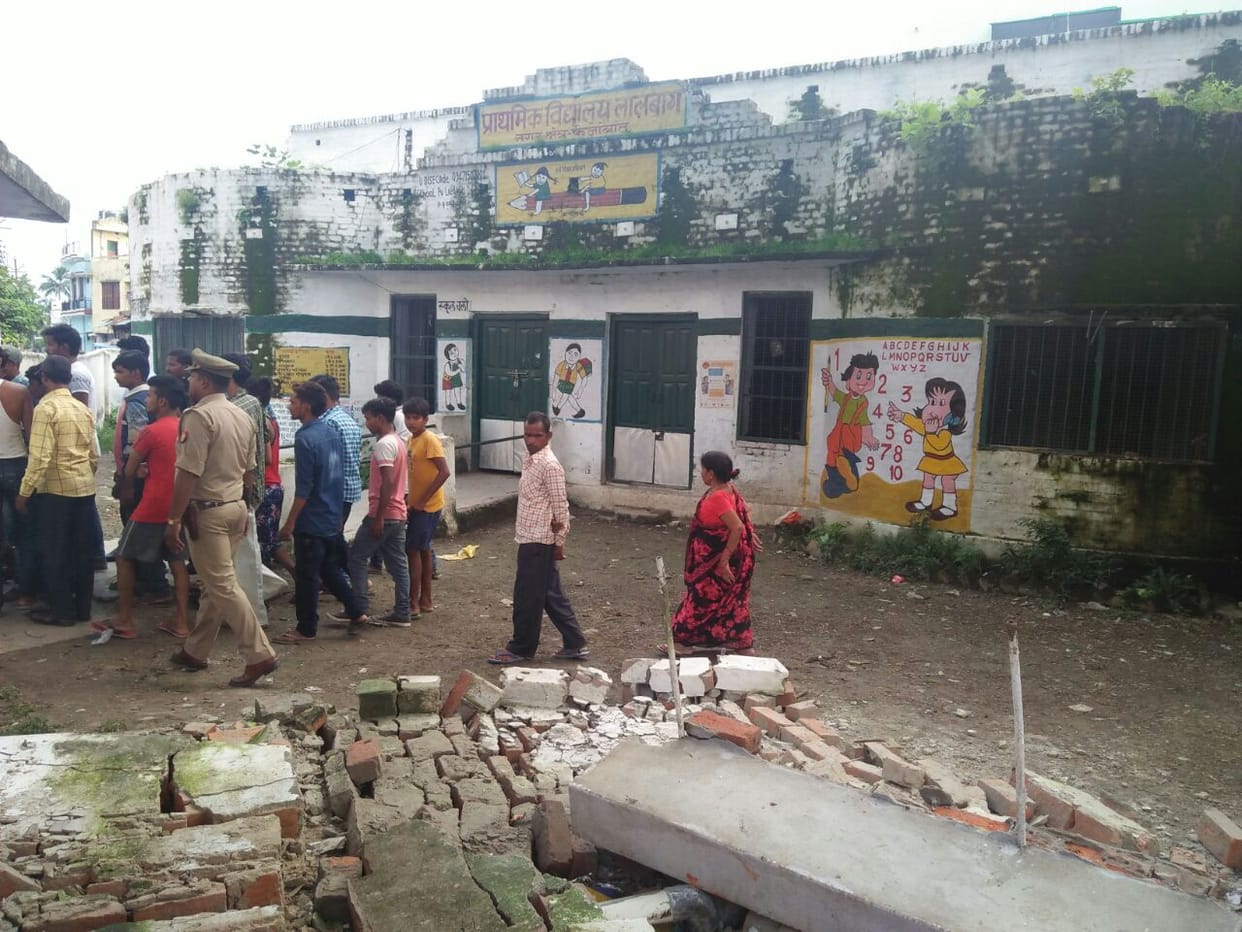 The child died due to school wall collapse