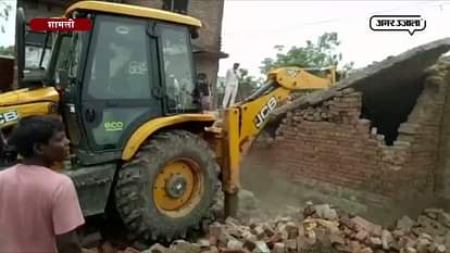 House roof fallen in shamli, many injured 