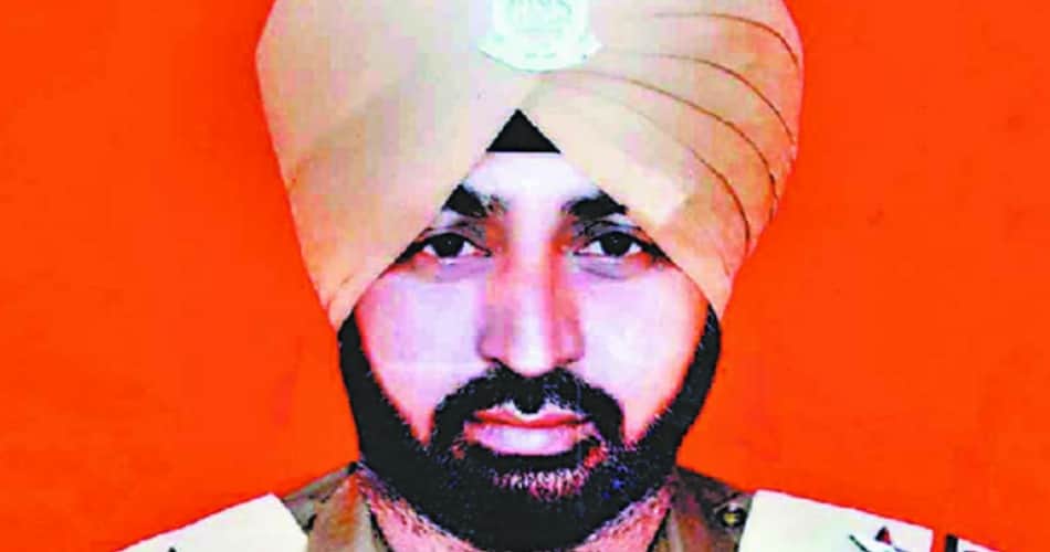 indian army soldier kamaljeet singh killed on pakistan ceasefire violetion