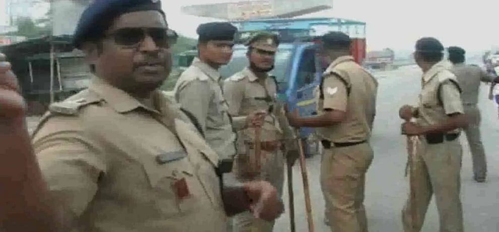 Constable arrested for grabing 56,000 Nepalese youth in haridwar 