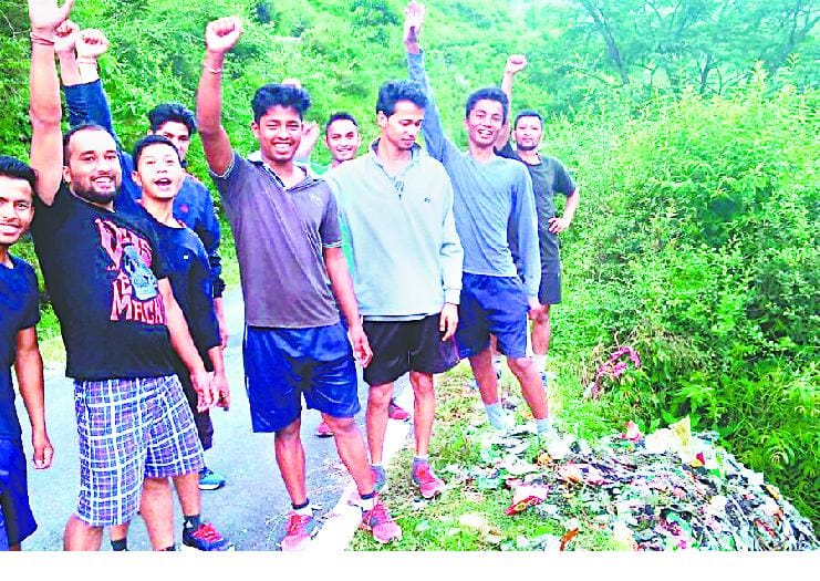 youth protested against dust thrown at sama bend