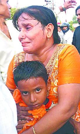 चाइनीज मांझे से मासूम की गर्दन कटी