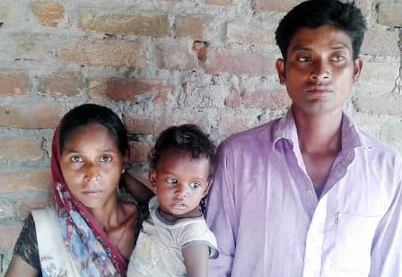 शराब बेचने से मना करने पर चाचा-चाची को पीटा