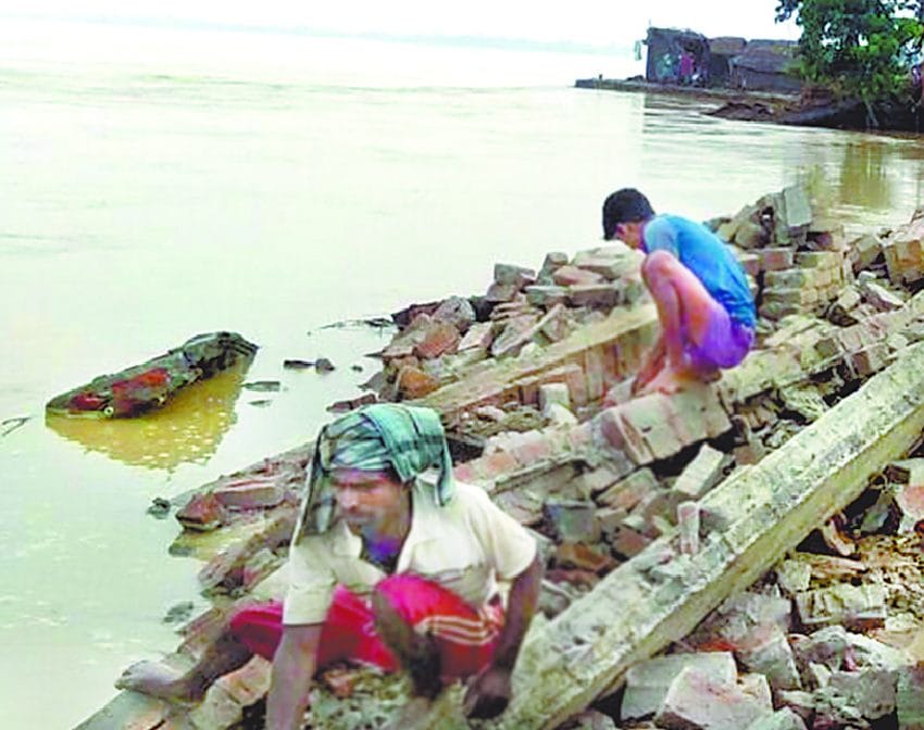 Telionpurwa village is dip in river, crisis on the existence of Churianpurwa