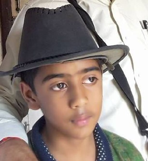 uttarakhand boy Akshat Bhatt do shooting with sara and sushant