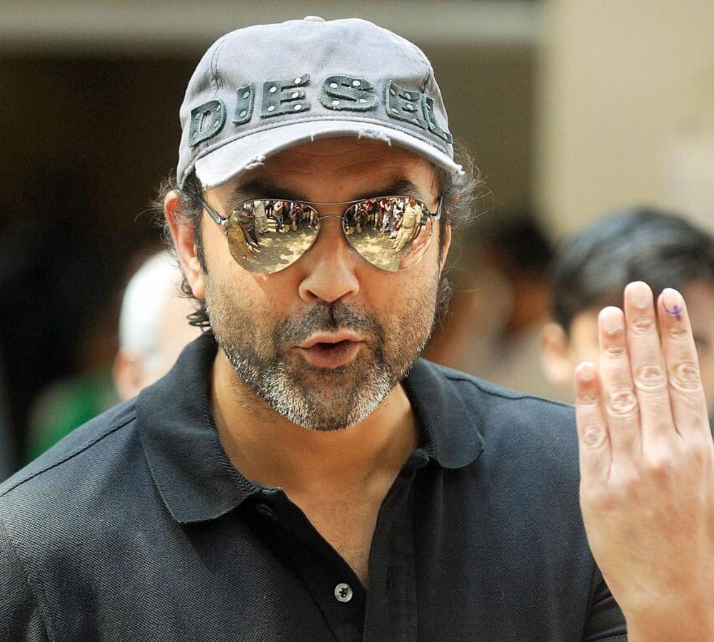bobby deol will enter in salman khan show bigg boss house for race 3 promotion