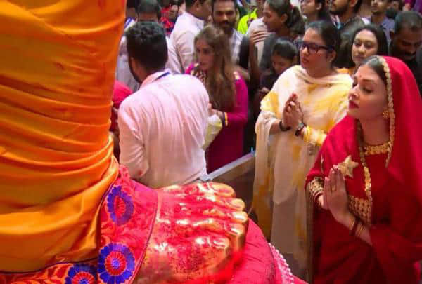 Aishwarya Rai Bachchan looks like a GODDESS as she visits Lalbaugcha Raja ahead of Ganesh chaturthi