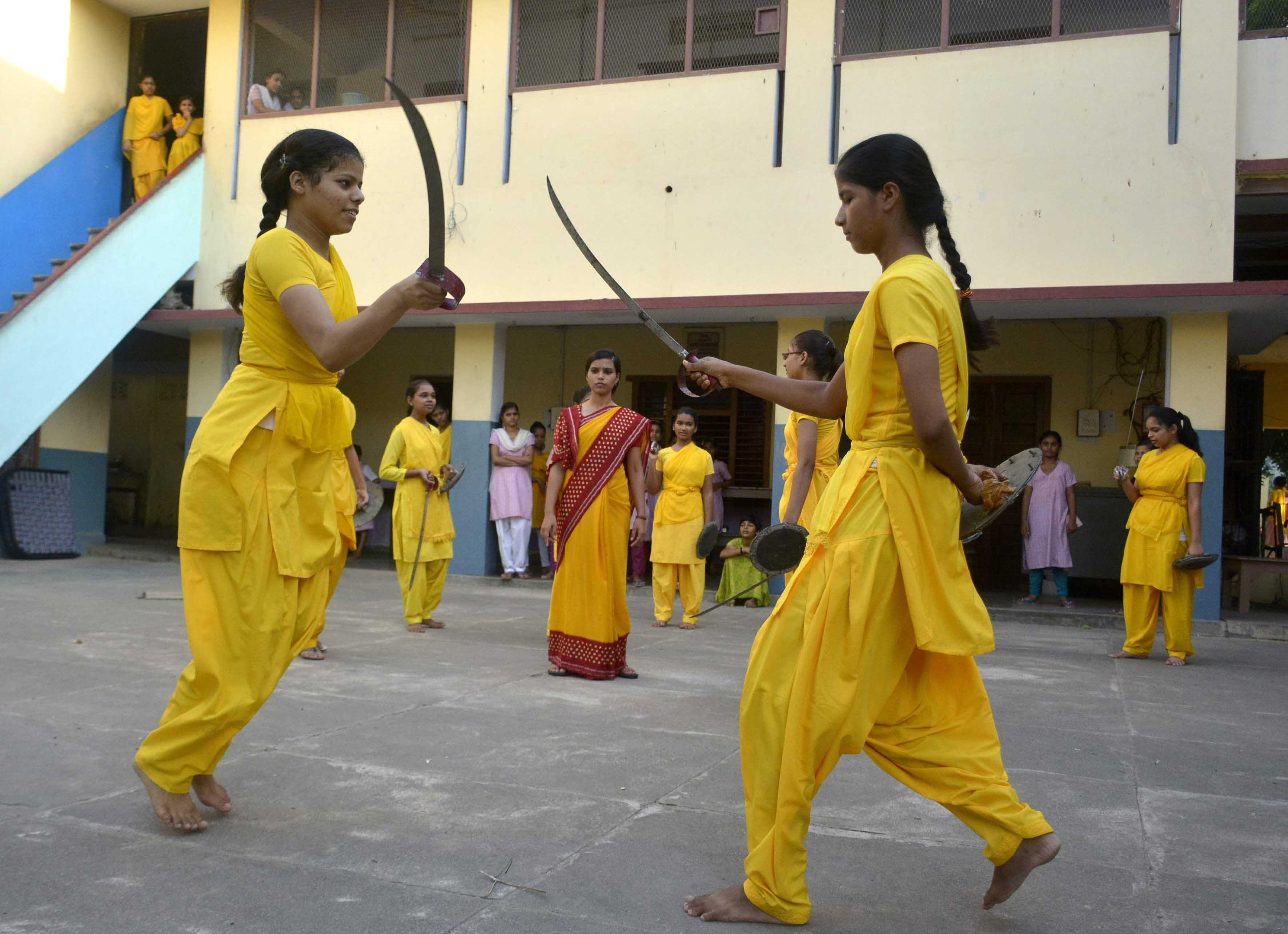kashi gurukul girl student learn vedas and weapon training