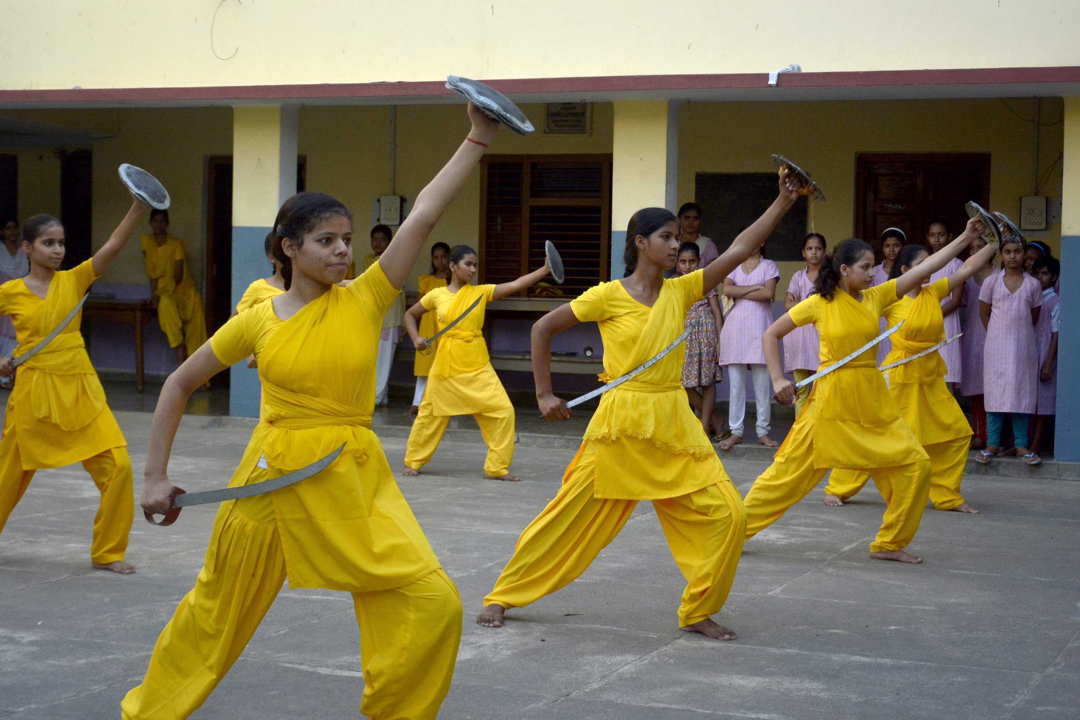 kashi gurukul girl student learn vedas and weapon training