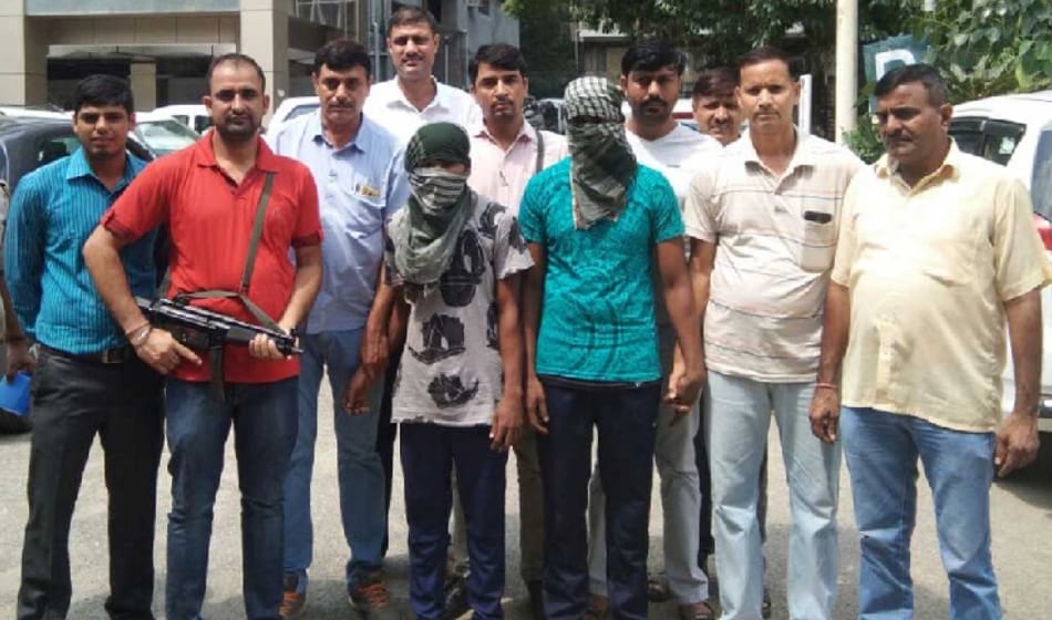 to make his dream robot delhi boy started looting others to fulfill cash crunch