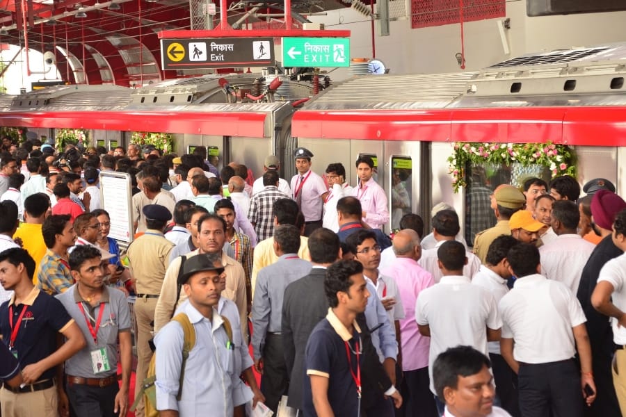first journey of lucknow metro by common people.