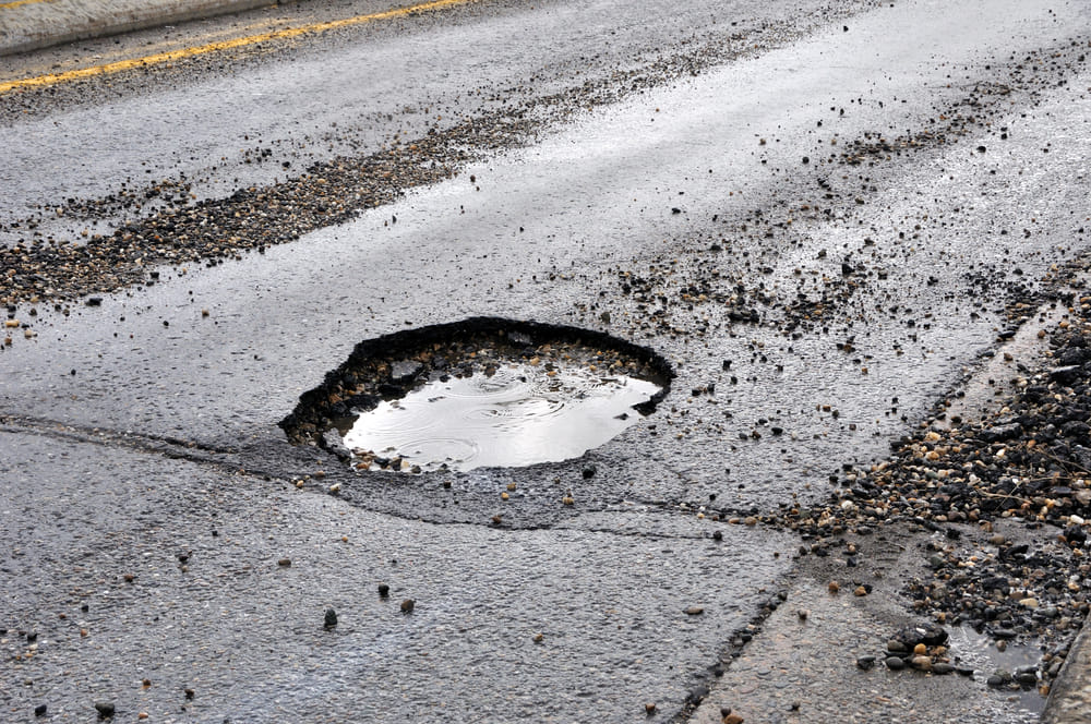 rajasthan highcourt showed its concern over encroachment and potholes in moti doongri area 
