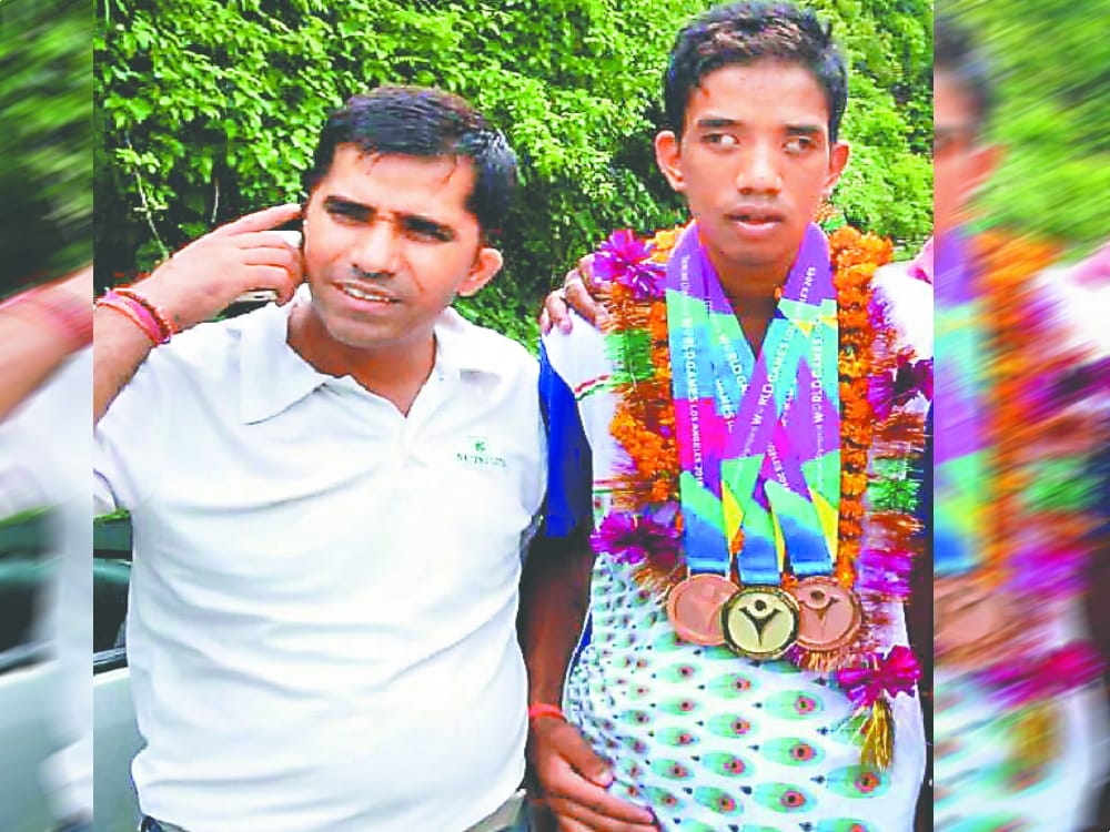 Teachers day 2017 Satish Baluni untold story for his disabled student