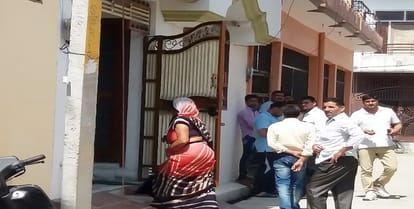 Advocate murdered wife, shot himself with the tone of 315 bore