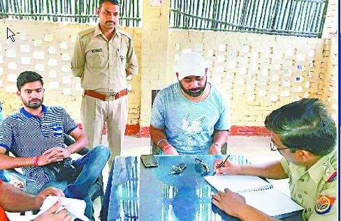 कोतवाली पहुंचा बार्डर पर मिली लावारिस कार का मालिक