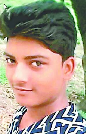 बाइक से गिरकर किशोर की मौत