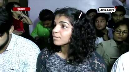 Sakshi malik said Government should also promote wrestling like cricket