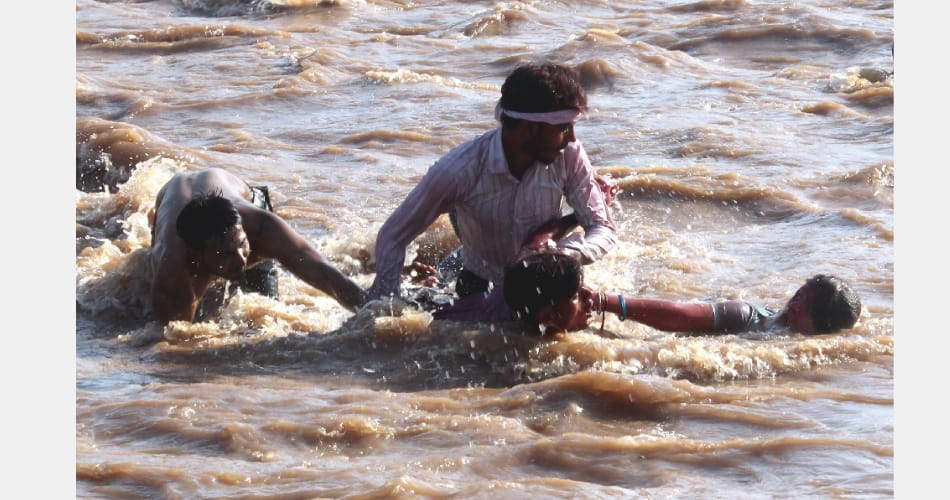 drowning incident happened during ganpati visarjan 