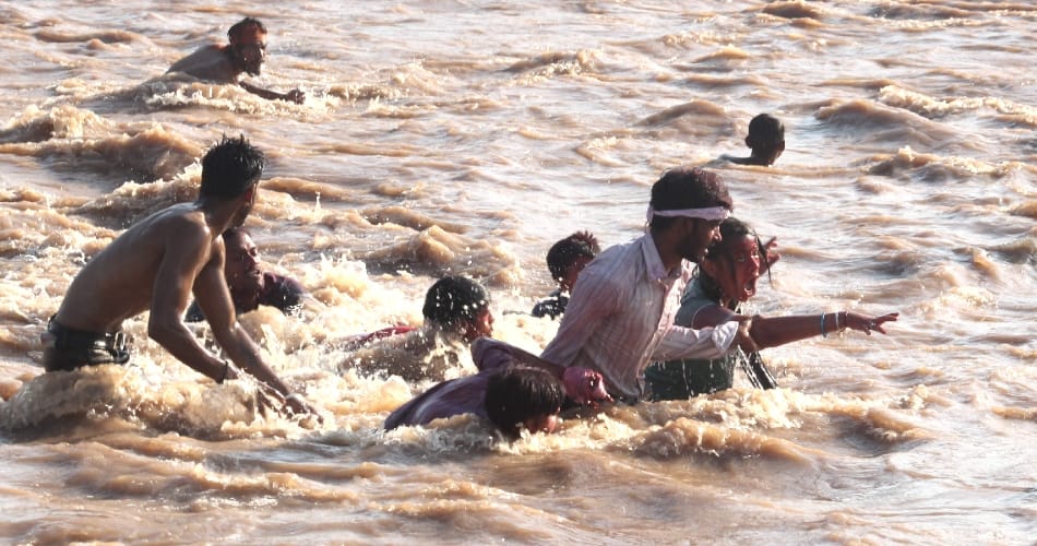 drowning incident happened during ganpati visarjan 