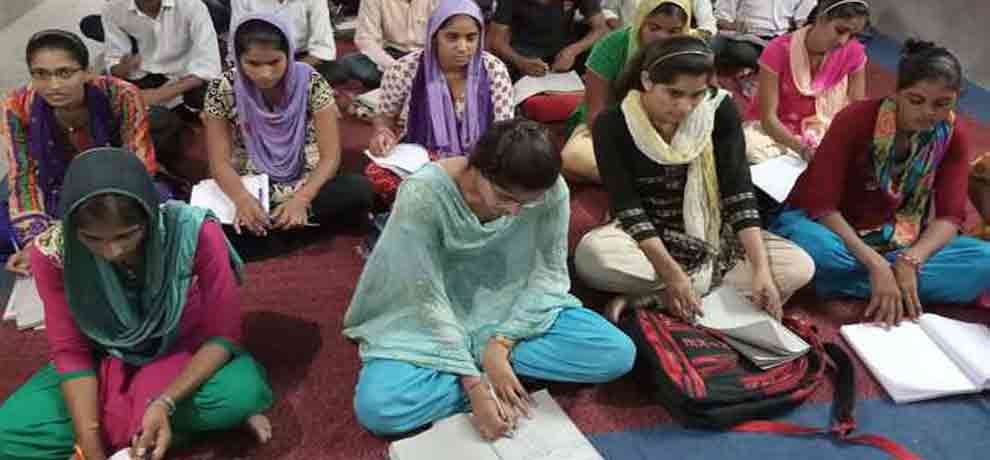 NOW A COUPLE FROM RAJASTHAN MAKE SUPER 60 FOR NEEDY STUDENTS