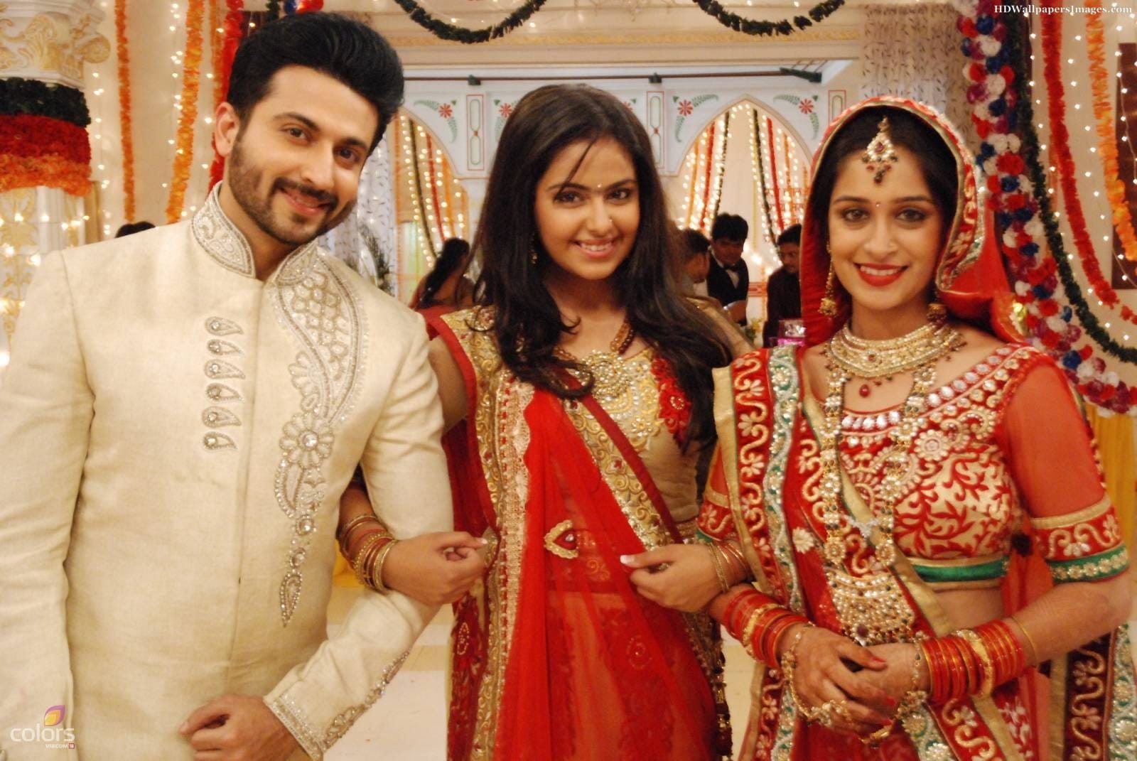 Dipika kakar Reunites With Sasural Simar Ka actress Avika Gor On Her Birthday