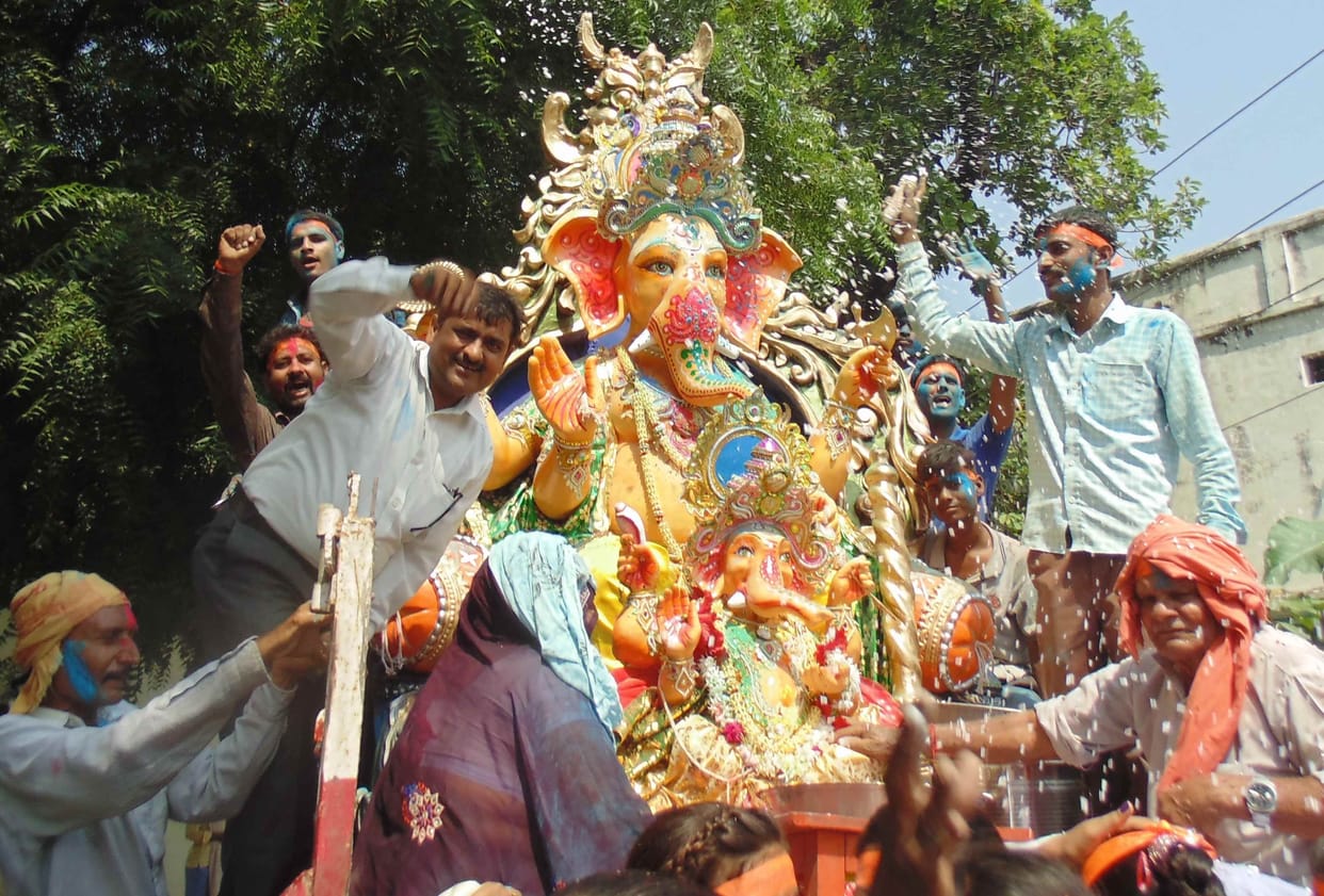 गणपति बप्पा मोरया उद्घोष के साथ मूर्तियो का हुआ विसर्जन