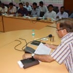  कुपोषण की समीक्षा बैठक मेंेे जिलाधिकारी सुरेंद्र विक्रम।
