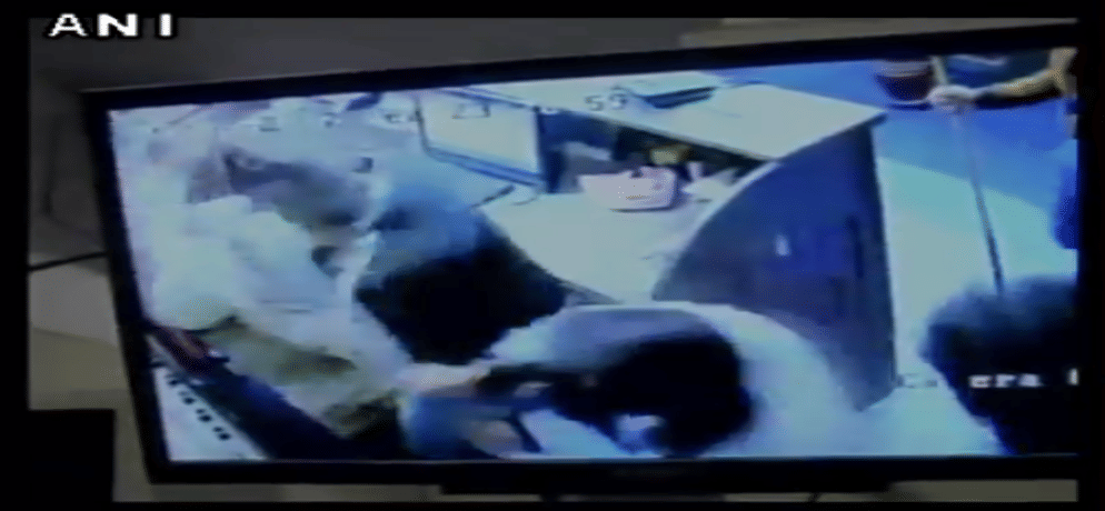 3 men assaulted an employee of a snooker parlour in Hyderabad