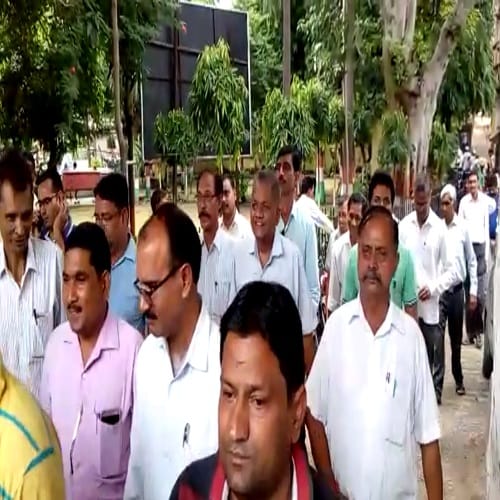 A silent procession in protest against the murder of senior journalist Gauri Lankesh, see photos